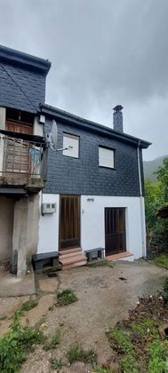 Foto 1 de Casa en venda a Benuza de 3 habitacions amb garatge i calefacció