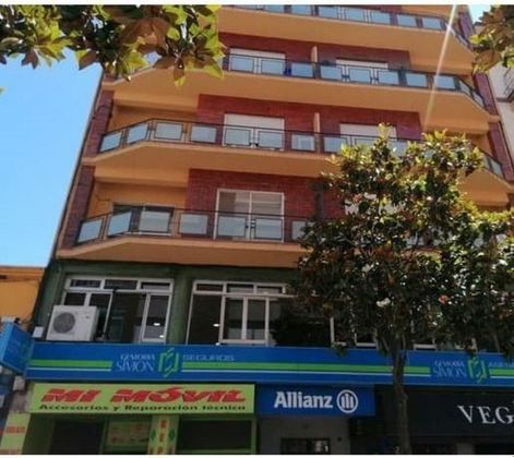 Foto 1 de Pis en venda a avenida España de 2 habitacions amb terrassa i calefacció