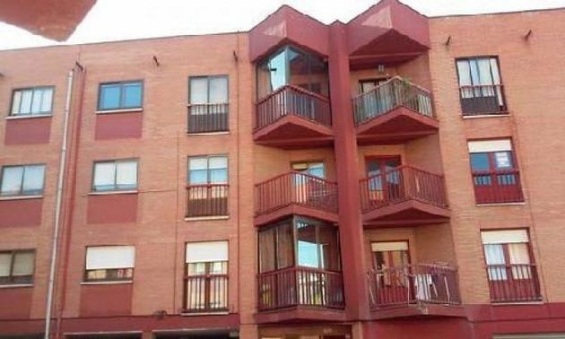 Foto 2 de Venta de piso en calle Corpus Christi de 3 habitaciones con balcón y calefacción