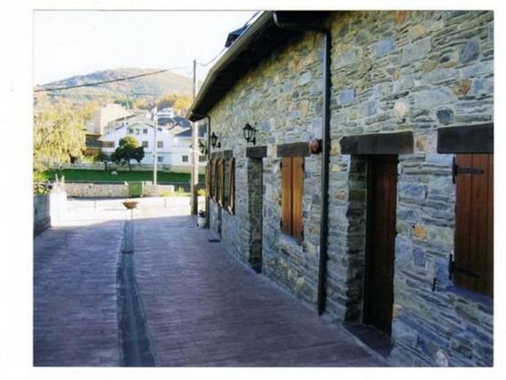 Foto 1 de Casa rural en venda a Vega de Espinareda de 5 habitacions amb terrassa i calefacció