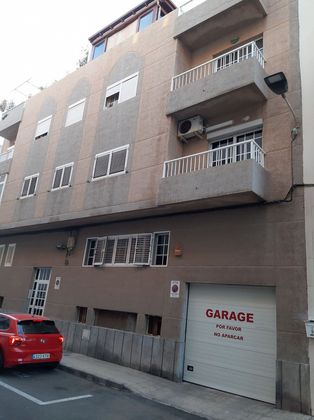 Foto 2 de Pis en venda a calle Fagagesto de 3 habitacions amb garatge i balcó