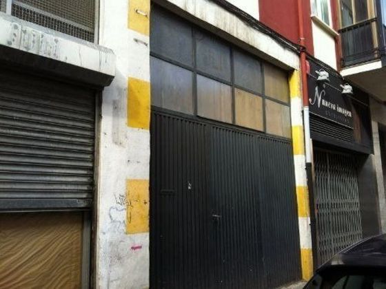 Foto 1 de Local en venda a calle Lapurbide de 64 m²