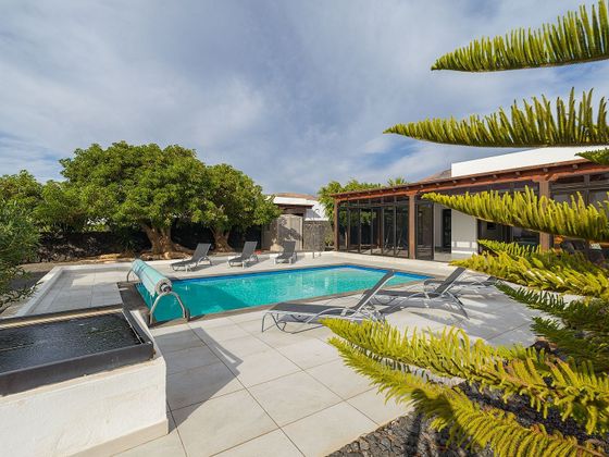 Foto 1 de Chalet en venta en Macher de 6 habitaciones con terraza y piscina