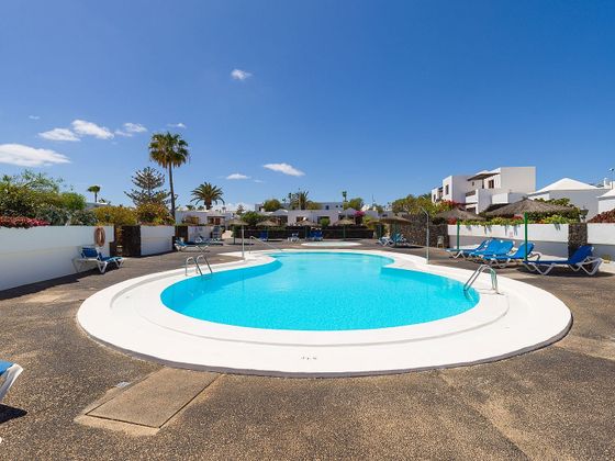 Foto 2 de Casa en venta en Puerto del Carmen de 3 habitaciones con piscina y jardín
