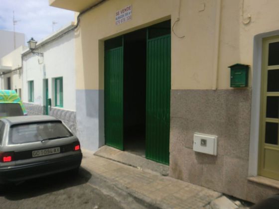 Foto 1 de Venta de local en calle Fuerteventura de 117 m²