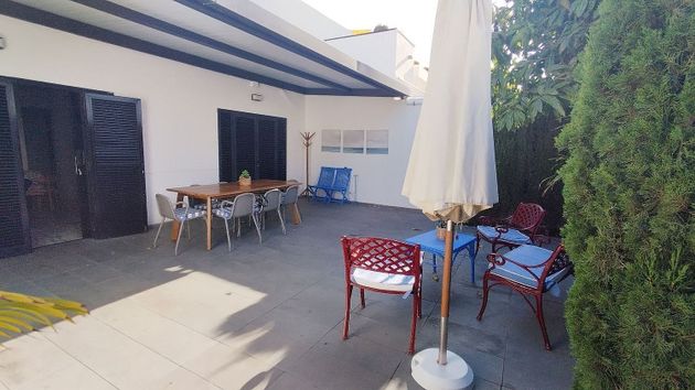 Foto 2 de Alquiler de casa adosada en Pasito Blanco de 2 habitaciones con terraza y piscina