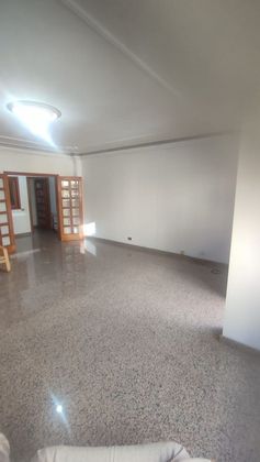 Foto 1 de Venta de piso en calle Don Pio Coronado de 1 habitación y 96 m²