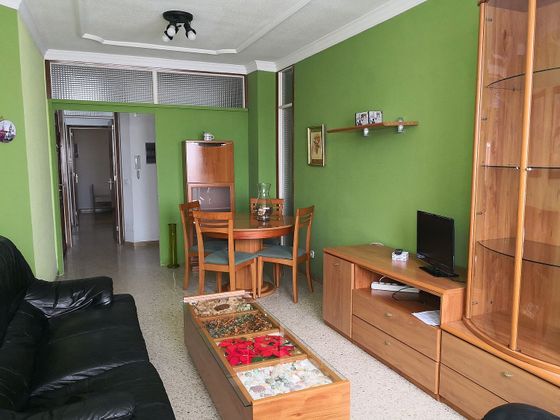 Foto 1 de Venta de piso en Guanarteme de 3 habitaciones con muebles y balcón