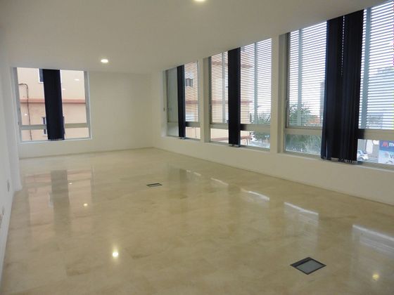 Foto 1 de Oficina en venda a La Cuesta - Gracia - Finca España amb garatge i aire acondicionat