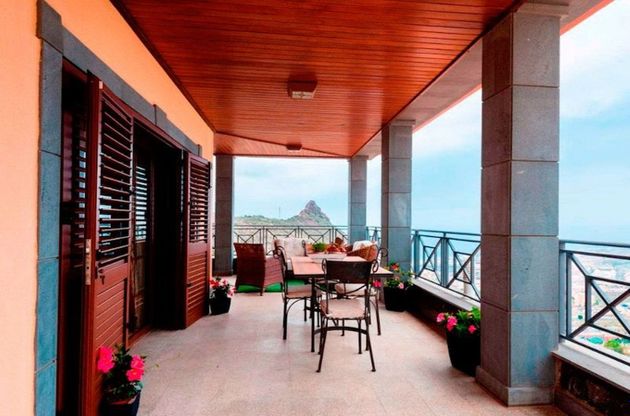 Foto 2 de Venta de casa adosada en Costa Adeje de 4 habitaciones con terraza y piscina
