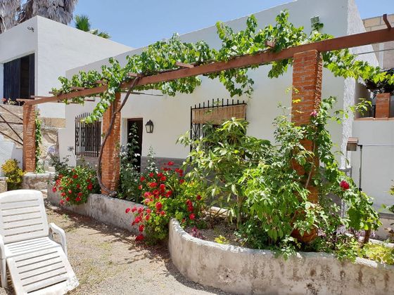 Foto 1 de Xalet en venda a calle Las Cuevitas de 2 habitacions amb terrassa i garatge
