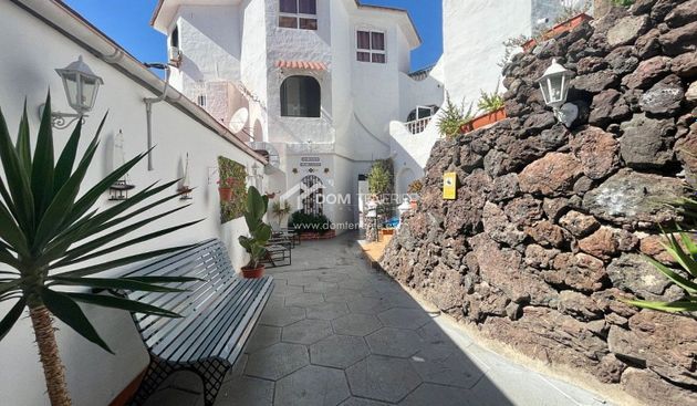 Foto 2 de Dúplex en venda a Los Cristianos - Playa de las Américas de 2 habitacions amb terrassa i balcó