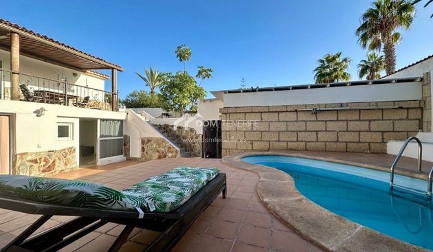 Foto 1 de Xalet en venda a Chayofa - Las Camellas de 4 habitacions amb terrassa i piscina