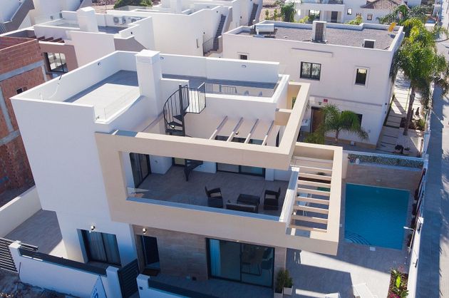 Foto 2 de Xalet en venda a calle Salinas Luxury Villas de 3 habitacions amb terrassa i piscina
