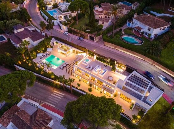 Foto 1 de Xalet en venda a Puerto Banús de 5 habitacions amb terrassa i piscina