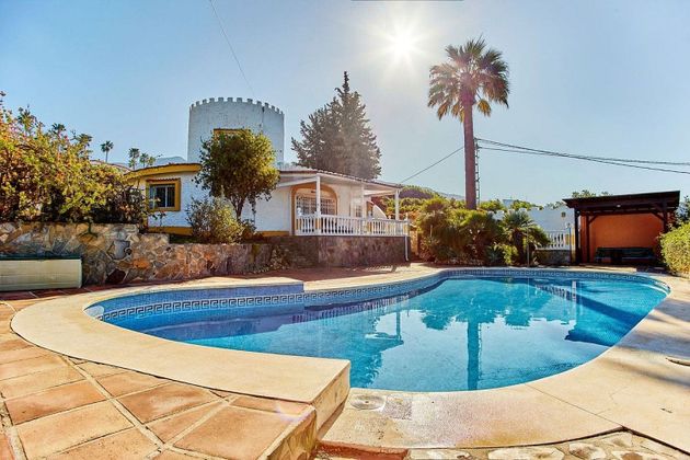 Foto 1 de Chalet en venta en Alhaurín el Grande de 4 habitaciones con terraza y piscina