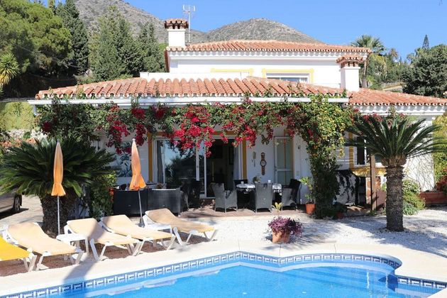 Foto 1 de Chalet en venta en Monterrey - Rancho Domingo de 5 habitaciones con terraza y piscina