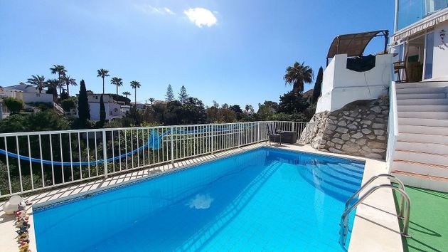 Foto 2 de Xalet en venda a calle Granada de 3 habitacions amb terrassa i piscina
