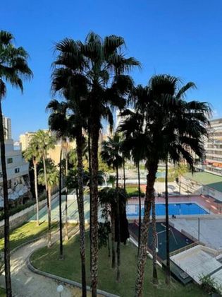 Foto 1 de Piso en venta en Rincón de Loix de 3 habitaciones con terraza y piscina