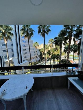 Foto 2 de Piso en venta en Rincón de Loix de 3 habitaciones con terraza y piscina