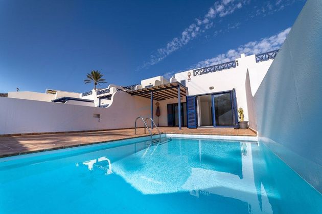 Foto 1 de Dúplex en venda a Playa Blanca de 3 habitacions amb terrassa i piscina
