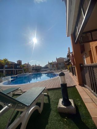 Foto 2 de Piso en alquiler en calle Tahona de 1 habitación con terraza y piscina