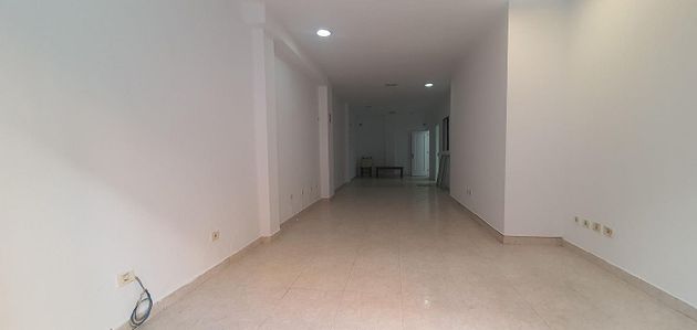 Foto 1 de Alquiler de local en calle Secretario Padilla de 58 m²