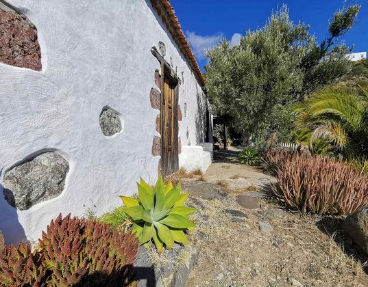 Foto 1 de Casa en venta en San Bartolomé de Tirajana interior de 2 habitaciones con terraza y jardín