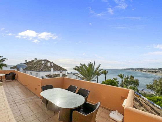 Foto 2 de Àtic en venda a Casares de 4 habitacions amb terrassa i piscina