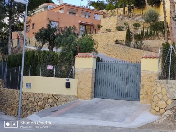 Foto 1 de Xalet en venda a calle Puig Campana de 4 habitacions amb terrassa i jardí