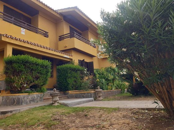 Foto 1 de Xalet en venda a San Cristóbal de La Laguna - La Vega - San Lázaro de 5 habitacions amb terrassa i garatge