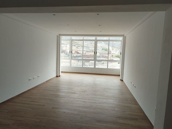 Foto 2 de Pis en venda a Ifara - Urbanización Anaga de 4 habitacions amb terrassa i garatge