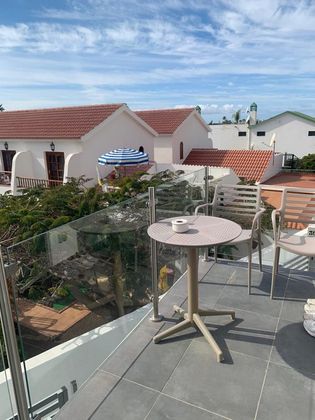 Foto 1 de Casa adosada en venta en calle Virgo de 2 habitaciones con terraza y piscina