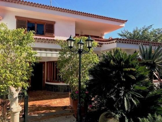 Foto 1 de Xalet en venda a Los Alvarados-Fuente los Berros de 6 habitacions amb terrassa i piscina