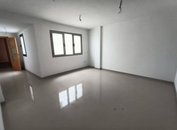 Foto 2 de Venta de piso en calle Secundino Delgado de 3 habitaciones con garaje y ascensor