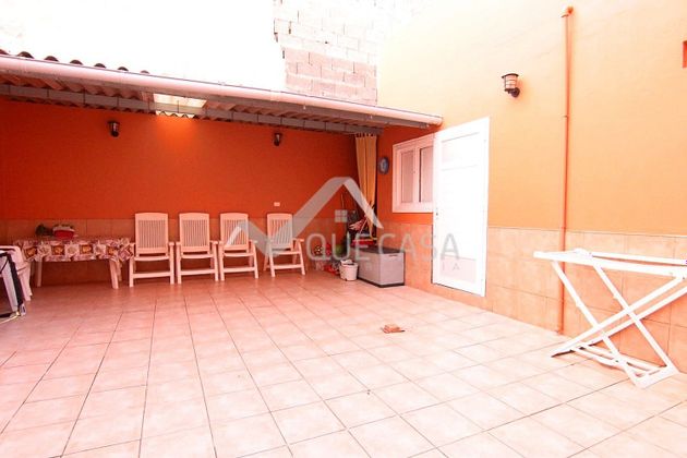 Foto 2 de Casa en venda a Playa de Arinaga de 4 habitacions amb terrassa i garatge