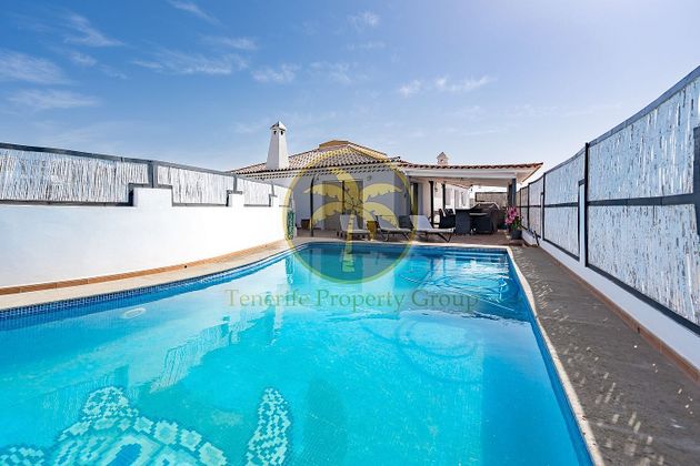 Foto 1 de Xalet en venda a Charco del Pino de 5 habitacions amb terrassa i piscina