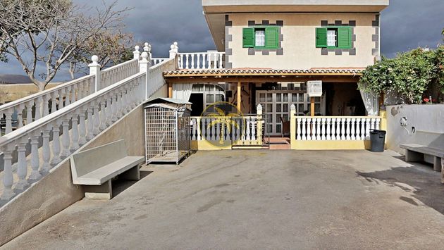 Foto 1 de Casa rural en venda a San Isidro de 5 habitacions amb terrassa i garatge