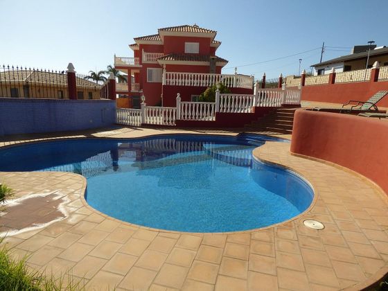 Foto 1 de Xalet en venda a Araya de 5 habitacions amb terrassa i piscina