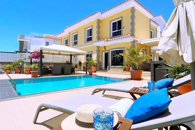 Foto 1 de Casa en venta en Arguineguín de 5 habitaciones con terraza y piscina