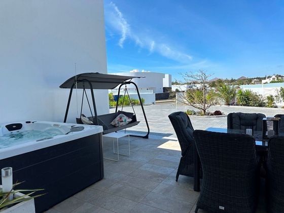 Foto 2 de Chalet en venta en Costa Teguise de 3 habitaciones con terraza y piscina