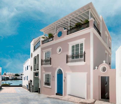 Foto 1 de Casa en venda a Centro - Arrecife de 6 habitacions amb terrassa i garatge