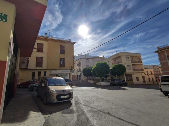 Foto 1 de Pis en venda a Torre del Campo de 4 habitacions amb garatge i balcó
