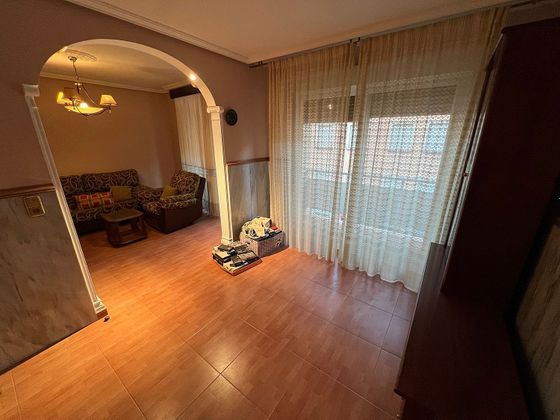 Foto 2 de Pis en venda a Torredonjimeno de 4 habitacions amb balcó i aire acondicionat