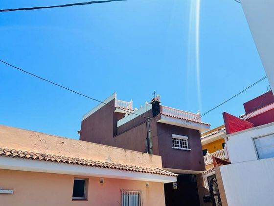 Foto 2 de Casa en venta en Los Realejos-Icod El Alto de 4 habitaciones con terraza y balcón
