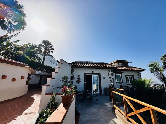 Foto 2 de Chalet en venta en Matanza de Acentejo (La) de 7 habitaciones con terraza y piscina