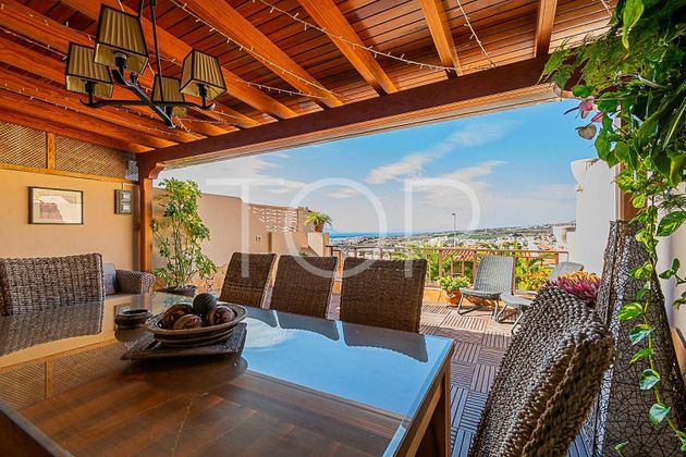 Foto 1 de Venta de casa adosada en Costa Adeje de 3 habitaciones con terraza y piscina