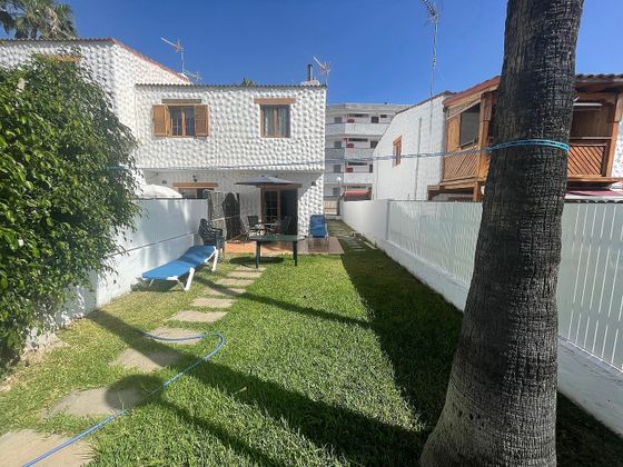 Foto 2 de Casa adossada en venda a avenida Menceyes de 2 habitacions amb terrassa i piscina