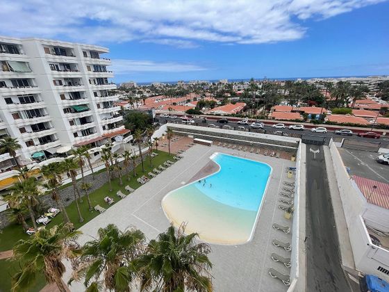 Foto 1 de Alquiler de ático en avenida Gran Canaria de 2 habitaciones con terraza y piscina