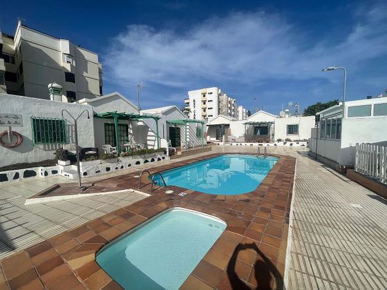 Foto 1 de Casa adosada en alquiler en Playa del Inglés de 3 habitaciones con terraza y piscina